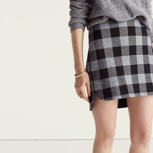 Madewell Shirttail Skirt in Plaid- Size 4